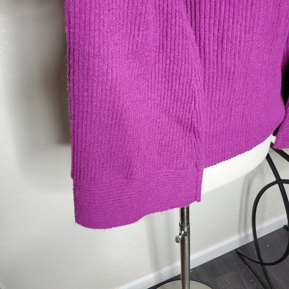 Free Press Women’s Ribbed Knit V-neck Sweater - Picture 5 of 7